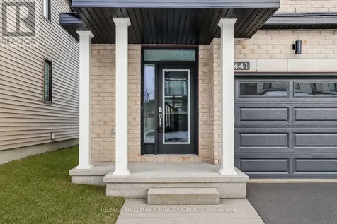 441 Turmeric Court Ottawa ON K2S 2X8