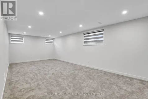 441 Turmeric Court Ottawa ON K2S 2X8