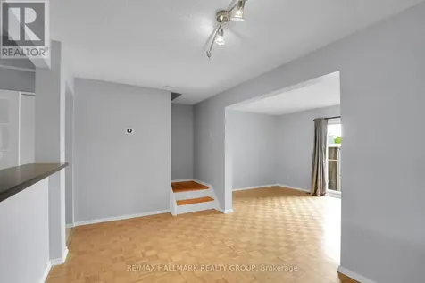 2912 Fairlea Crescent Ottawa ON K1V 8T7