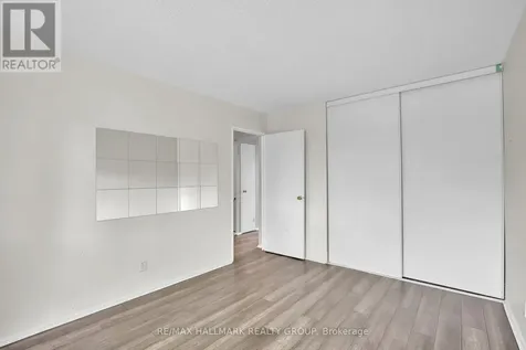 2912 Fairlea Crescent Ottawa ON K1V 8T7