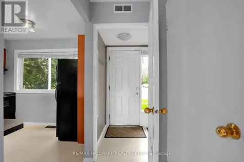 2912 Fairlea Crescent Ottawa ON K1V 8T7