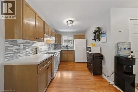 21 Court Drive Paris ON N3L 4B8