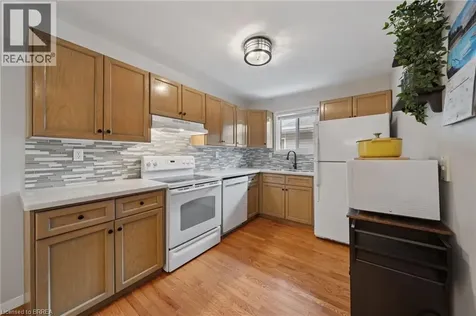 21 Court Drive Paris ON N3L 4B8