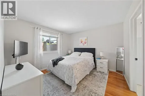 21 Court Drive Paris ON N3L 4B8