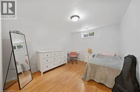 21 Court Drive Paris ON N3L 4B8