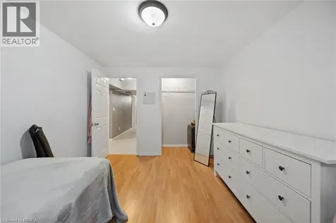 21 Court Drive Paris ON N3L 4B8