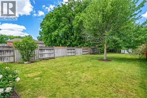 21 Court Drive Paris ON N3L 4B8