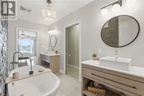 414 John Street Hamilton ON L8L 4R3