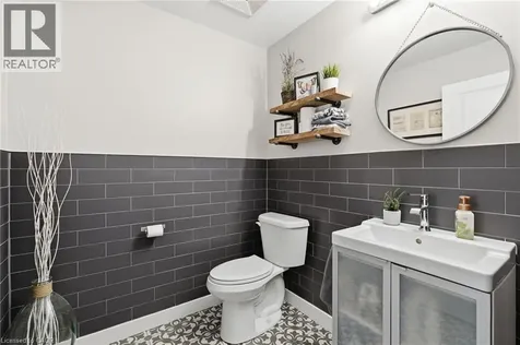 414 John Street Hamilton ON L8L 4R3