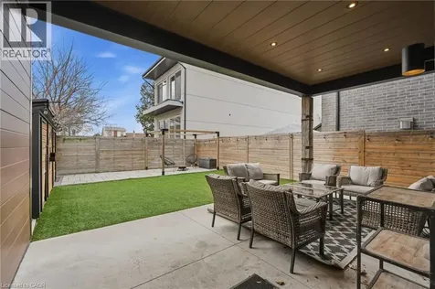 414 John Street Hamilton ON L8L 4R3