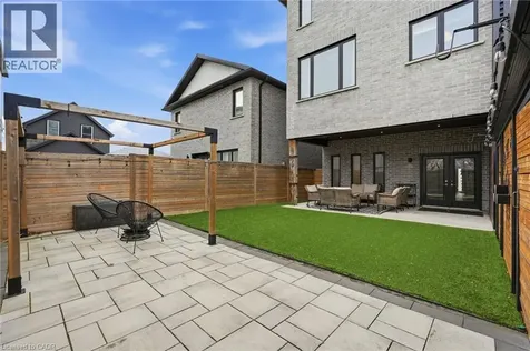 414 John Street Hamilton ON L8L 4R3