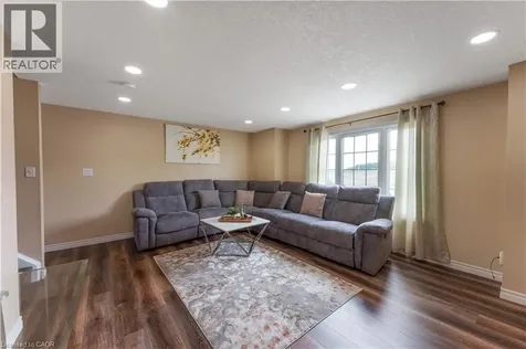 235 Red Clover Court Kitchener ON N2E 4J5