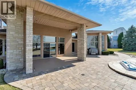30 Emerald Lane Amherstburg ON N9V 3R3