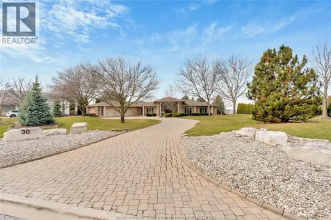 30 Emerald Lane Amherstburg ON N9V 3R3