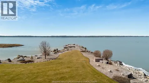 30 Emerald Lane Amherstburg ON N9V 3R3