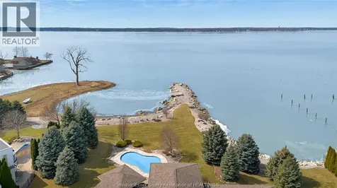 30 Emerald Lane Amherstburg ON N9V 3R3
