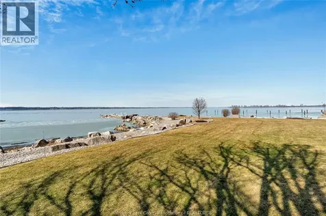 30 Emerald Lane Amherstburg ON N9V 3R3