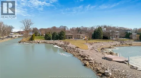 30 Emerald Lane Amherstburg ON N9V 3R3