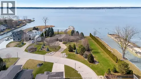 30 Emerald Lane Amherstburg ON N9V 3R3