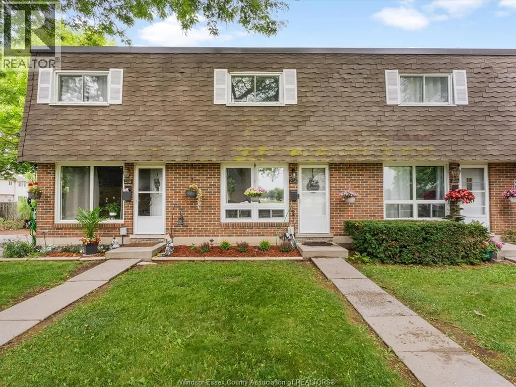 256 Victoria Street South Amherstburg ON N9V 2K5