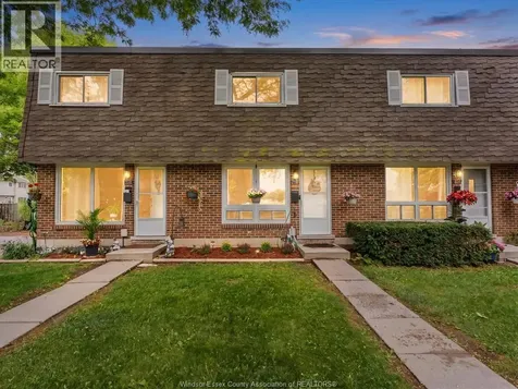 256 Victoria Street South Amherstburg ON N9V 2K5