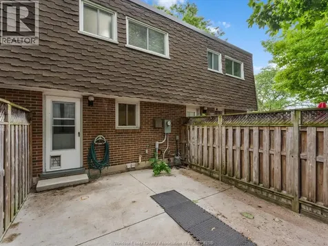 256 Victoria Street South Amherstburg ON N9V 2K5