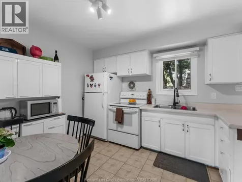 256 Victoria Street South Amherstburg ON N9V 2K5