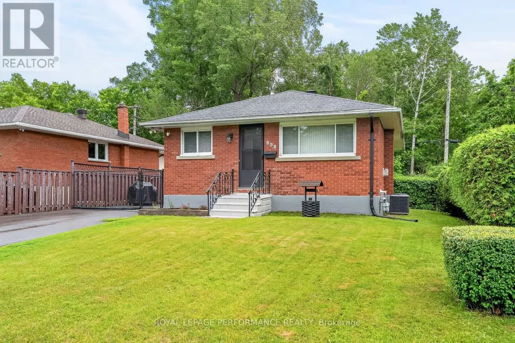 898 Charleswood Avenue Ottawa ON K1K 0W3