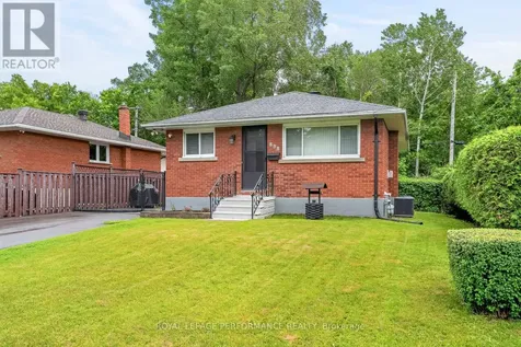 898 Charleswood Avenue Ottawa ON K1K 0W3