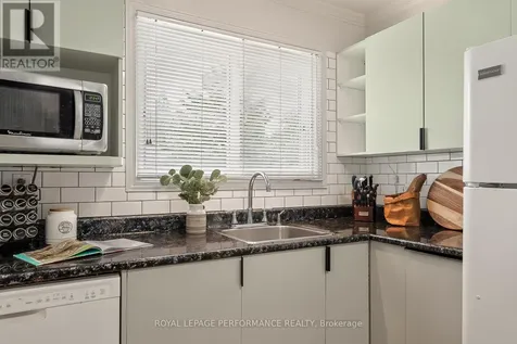 898 Charleswood Avenue Ottawa ON K1K 0W3