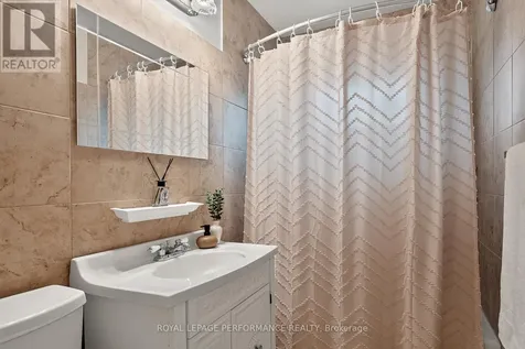 898 Charleswood Avenue Ottawa ON K1K 0W3