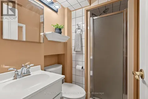 898 Charleswood Avenue Ottawa ON K1K 0W3