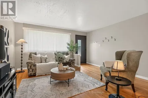 898 Charleswood Avenue Ottawa ON K1K 0W3