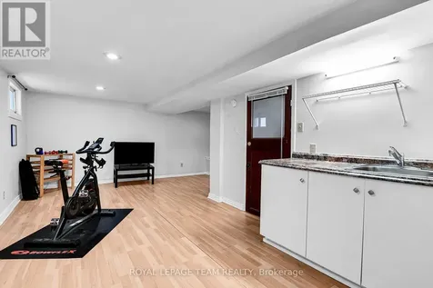 40 Grosvenor Avenue Ottawa ON K1S 4S2