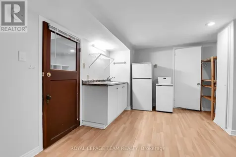 40 Grosvenor Avenue Ottawa ON K1S 4S2