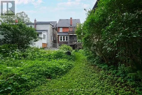 40 Grosvenor Avenue Ottawa ON K1S 4S2