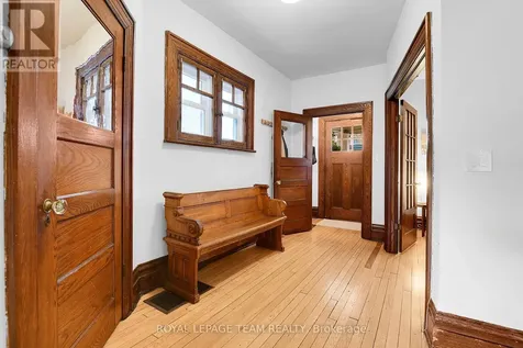 40 Grosvenor Avenue Ottawa ON K1S 4S2