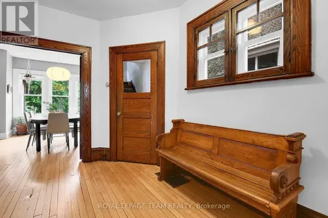 40 Grosvenor Avenue Ottawa ON K1S 4S2