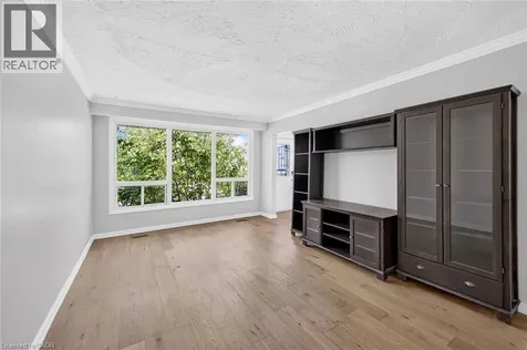 340 Fairlawn Street Oshawa ON L1J 4R3
