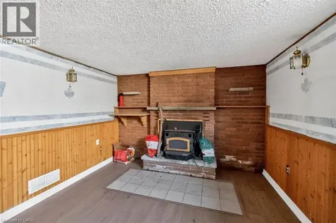 340 Fairlawn Street Oshawa ON L1J 4R3