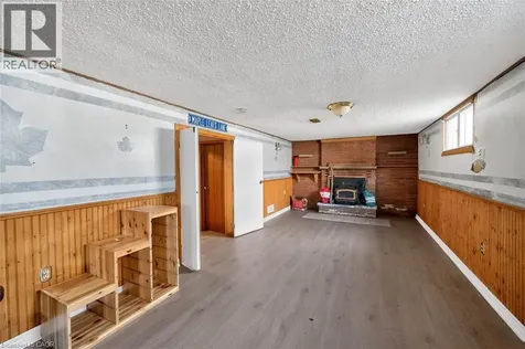 340 Fairlawn Street Oshawa ON L1J 4R3
