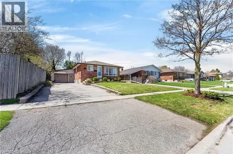 340 Fairlawn Street Oshawa ON L1J 4R3