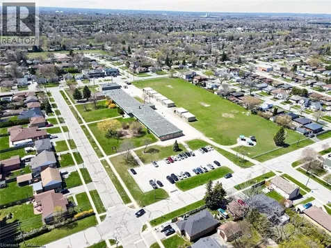 340 Fairlawn Street Oshawa ON L1J 4R3
