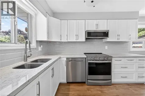 340 Fairlawn Street Oshawa ON L1J 4R3