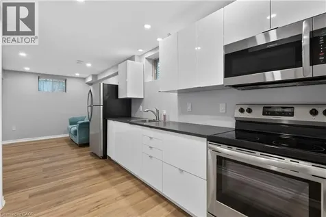 98 Shoreview Place Stoney Creek ON L8E 0J4