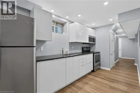 98 Shoreview Place Stoney Creek ON L8E 0J4