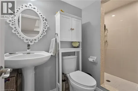 98 Shoreview Place Stoney Creek ON L8E 0J4