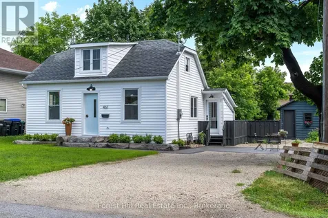 461 Fifth Street Collingwood ON L9Y 4B1