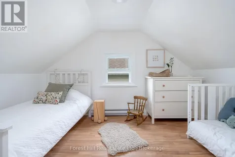 461 Fifth Street Collingwood ON L9Y 4B1