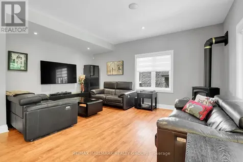 1705 Silver Bark Avenue Ottawa ON K1C 7A9